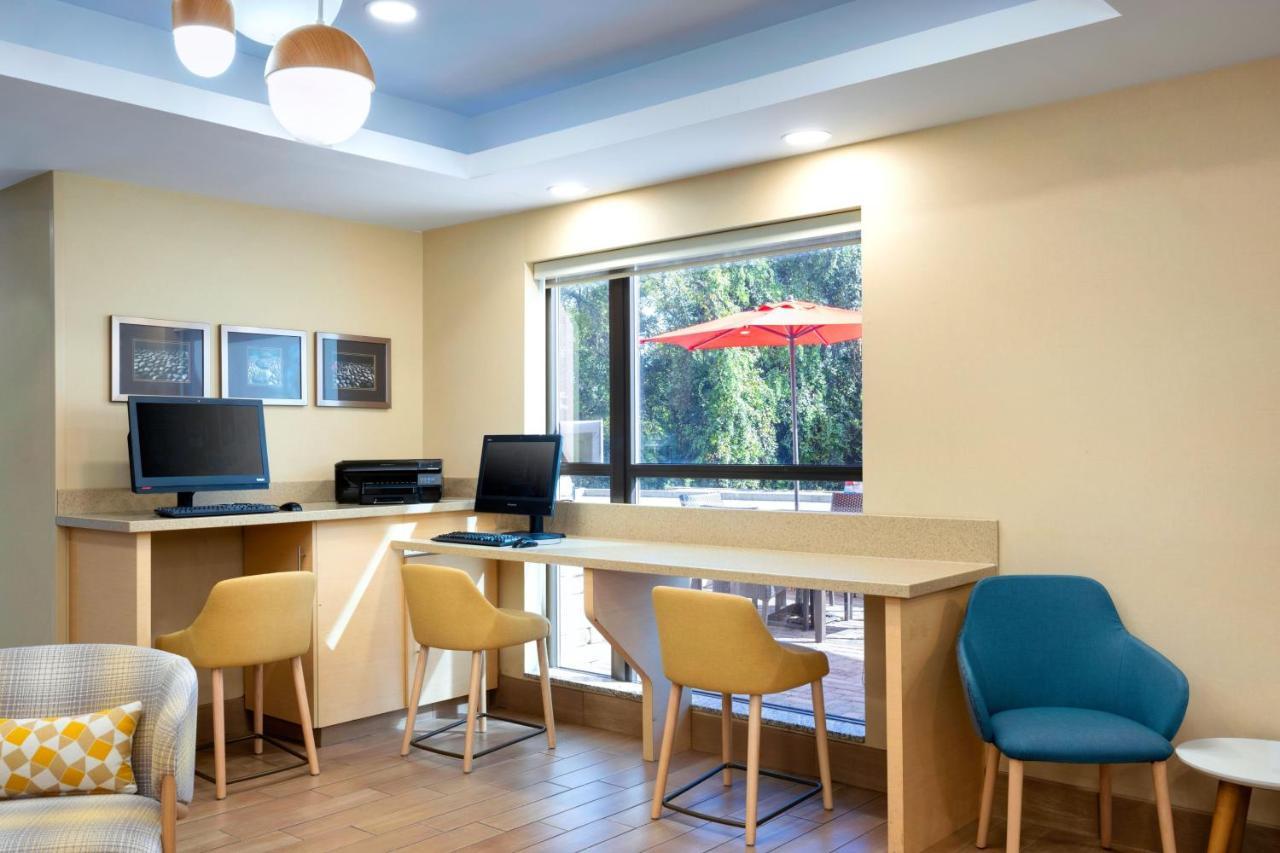 Towneplace Suites By Marriott York Extérieur photo